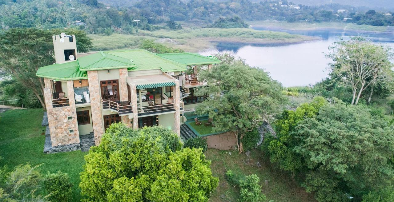 Green castle kandy Hotel Buitenkant foto